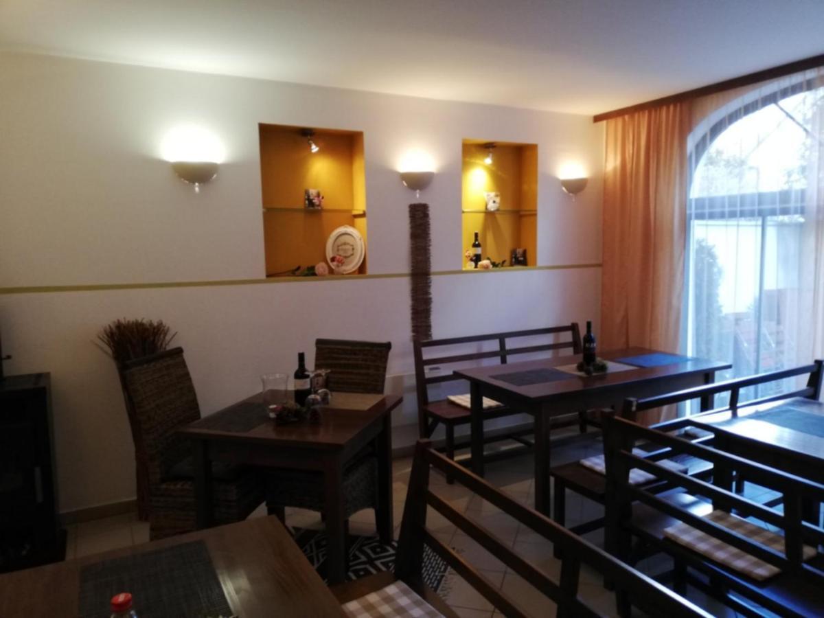 Landhaus Klambauer Ferienapartments Thermennaehe St Martins Therme Frauenkirchen Εξωτερικό φωτογραφία