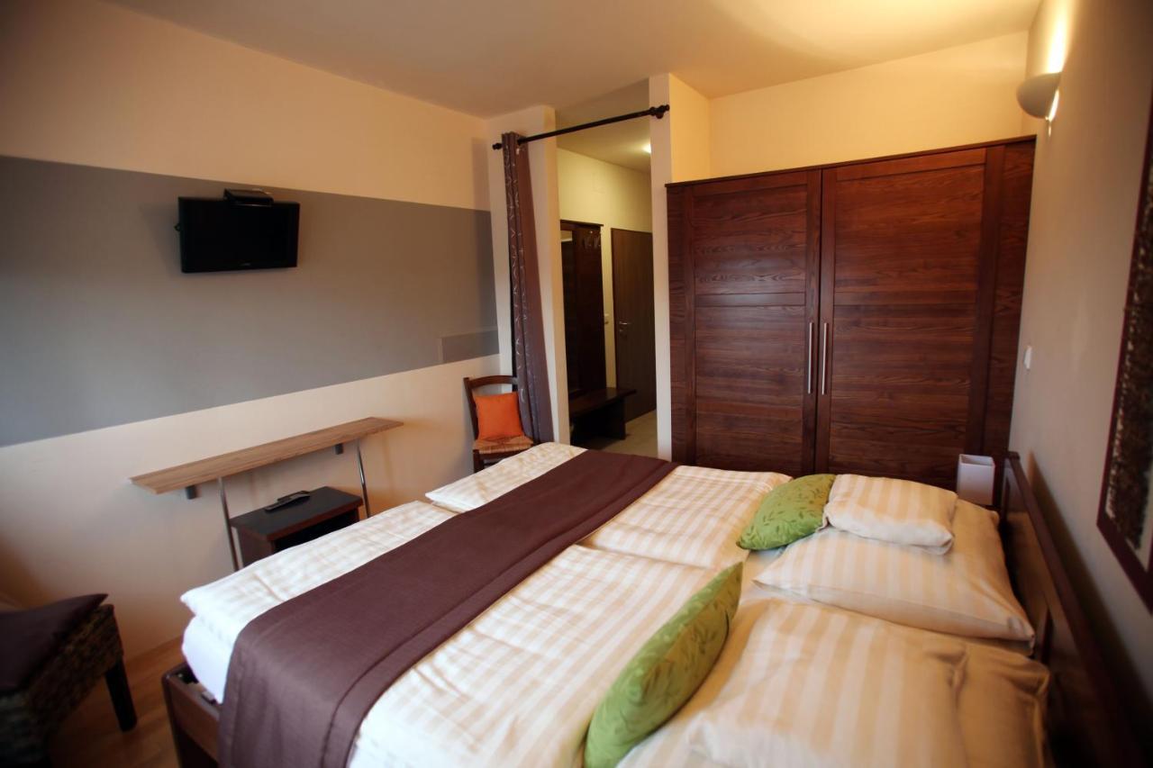 Landhaus Klambauer Ferienapartments Thermennaehe St Martins Therme Frauenkirchen Εξωτερικό φωτογραφία