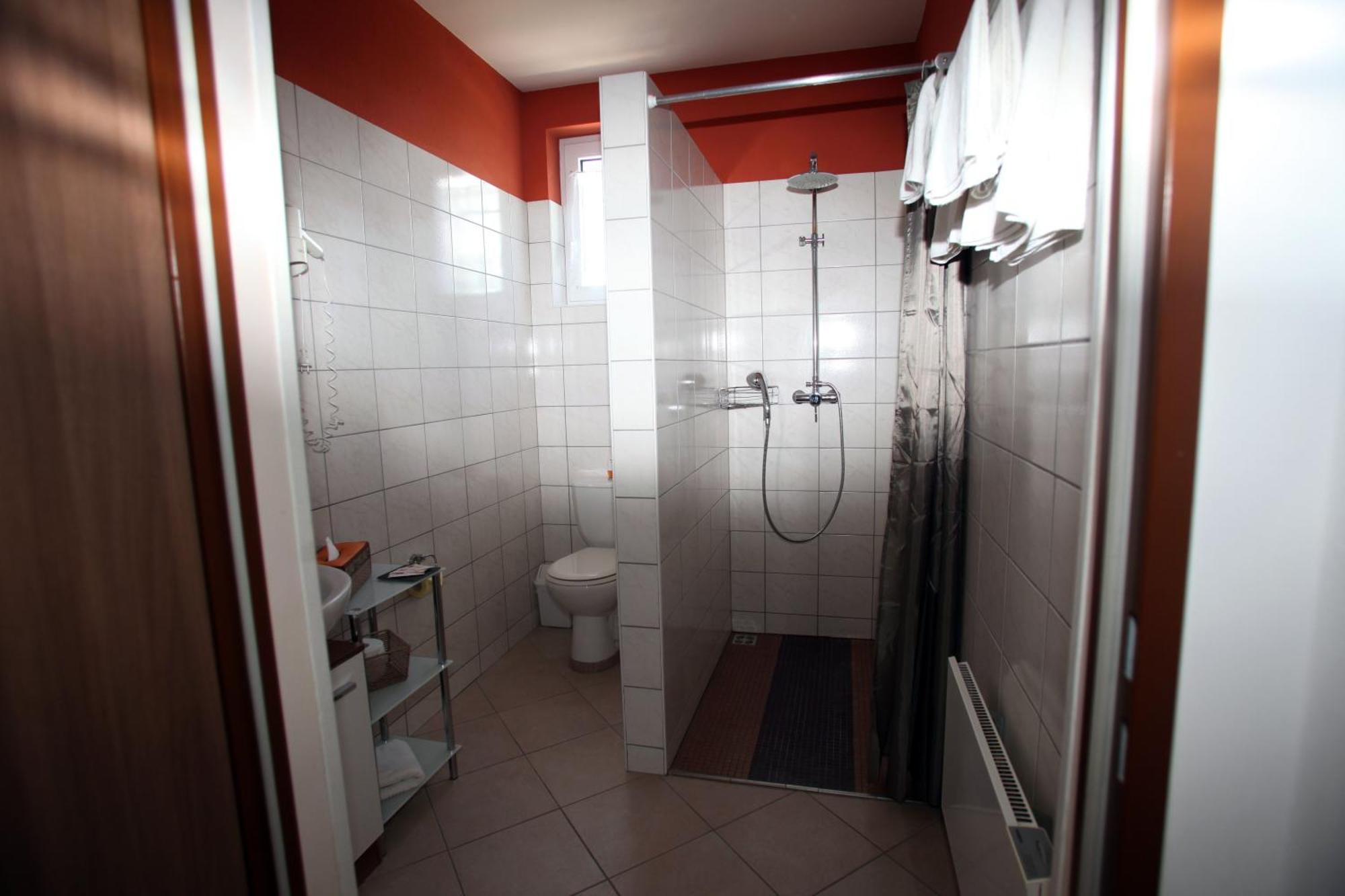 Landhaus Klambauer Ferienapartments Thermennaehe St Martins Therme Frauenkirchen Εξωτερικό φωτογραφία